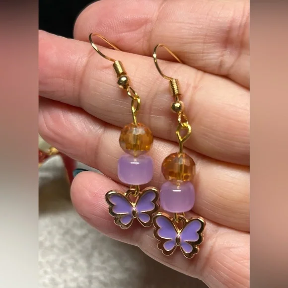 2 PAIR of earrings in the Betsy Johnson style - Picture 5 of 7